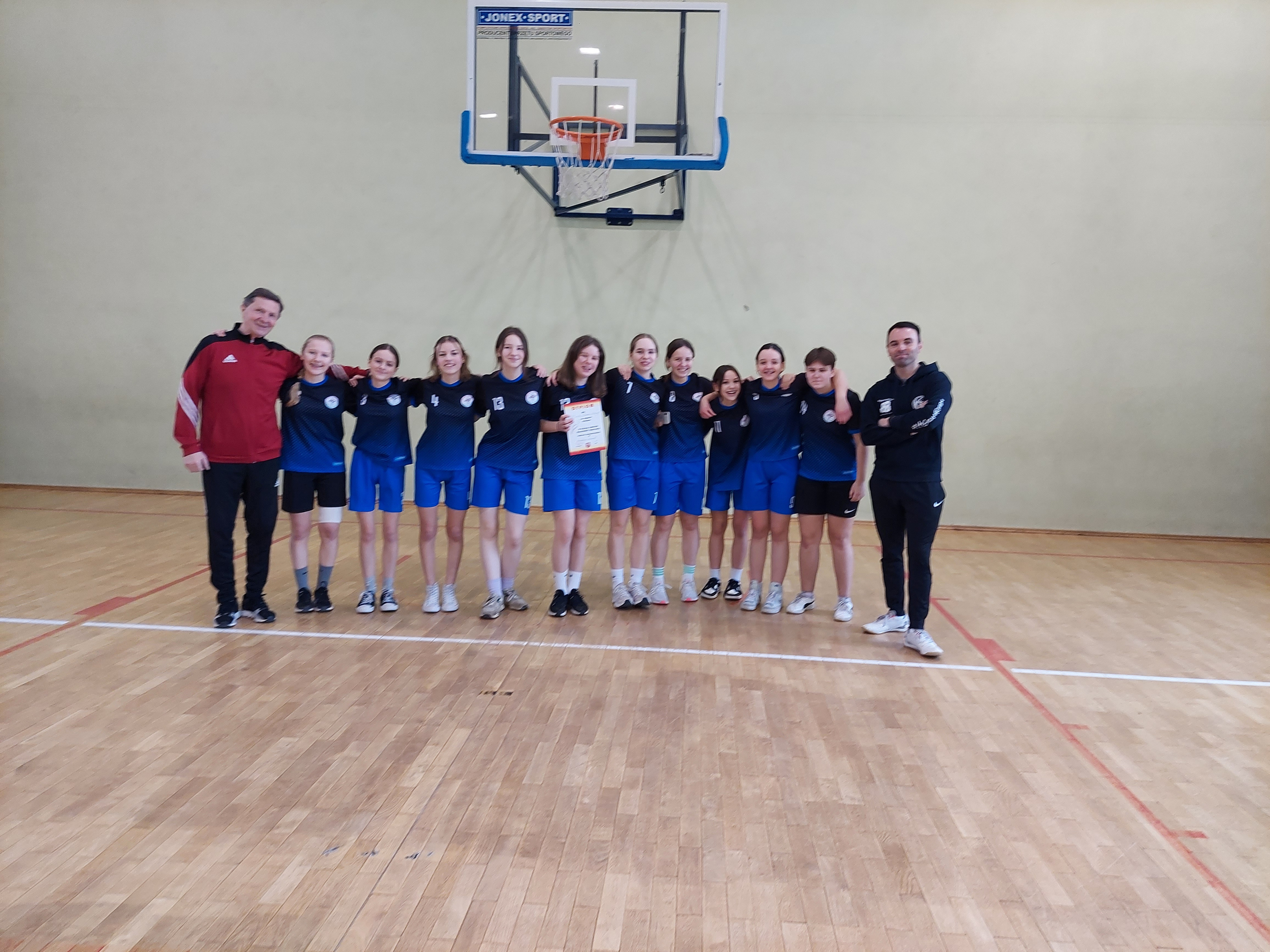 Powiatowe zawody z koszykówki dziewcząt